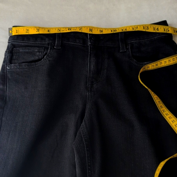 Maurices Mid - Rise Jeans Size 6 Short Very Good Condition ! - Picture 11 of 13